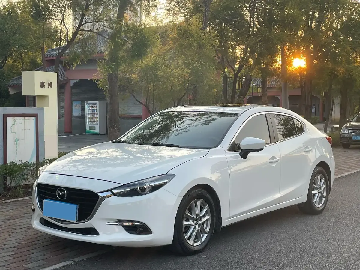 2017 Mazda 3 Axela 1.5L 117HP L4 6AT
