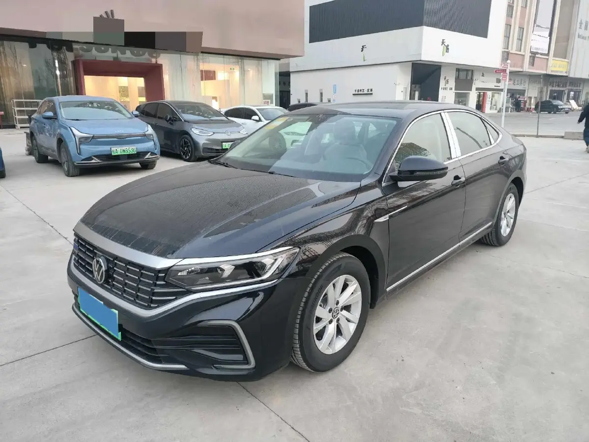 2025 Volkswagen Passat 1.4T 150HP L4 7DCT