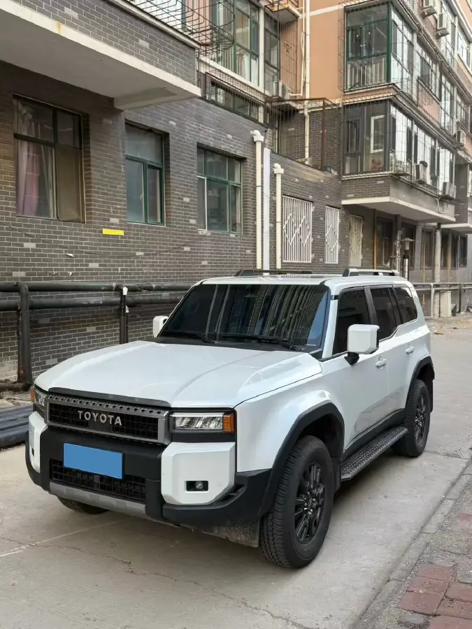 2024 Toyota Land Cruiser Prado 2.4T 282HP L4 8AT Hybrid