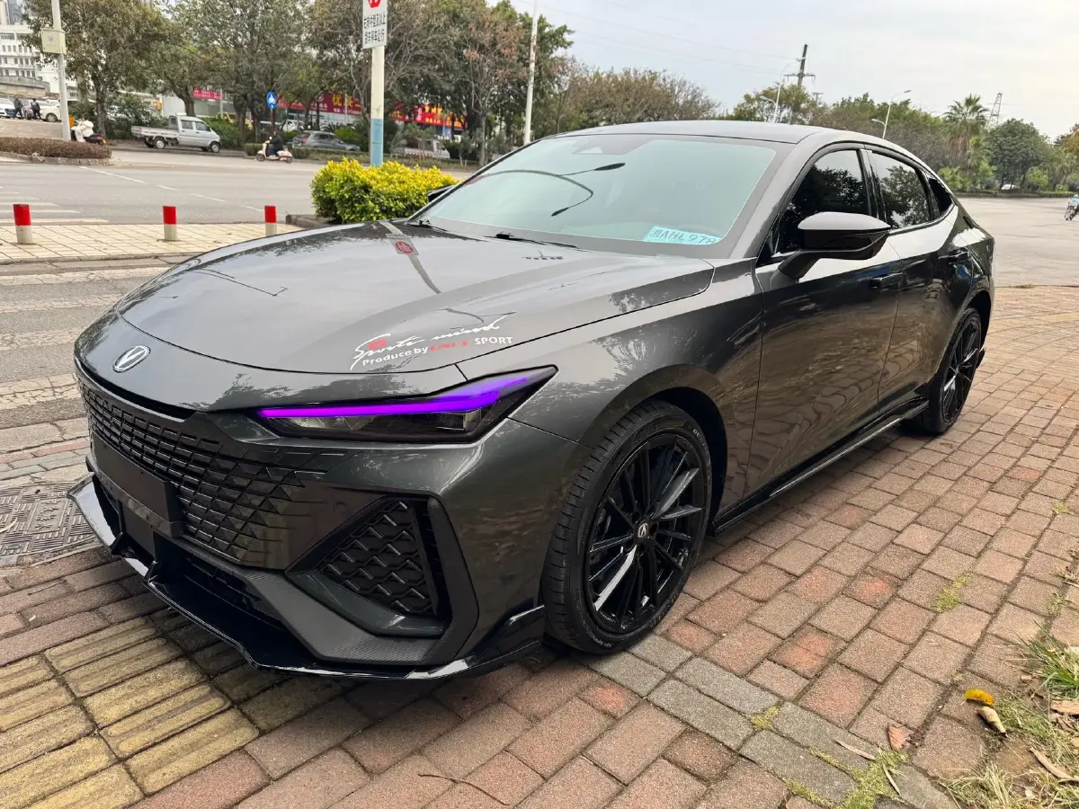 2024 ChangAn UNI-V 2.0T 233HP L4 8AT