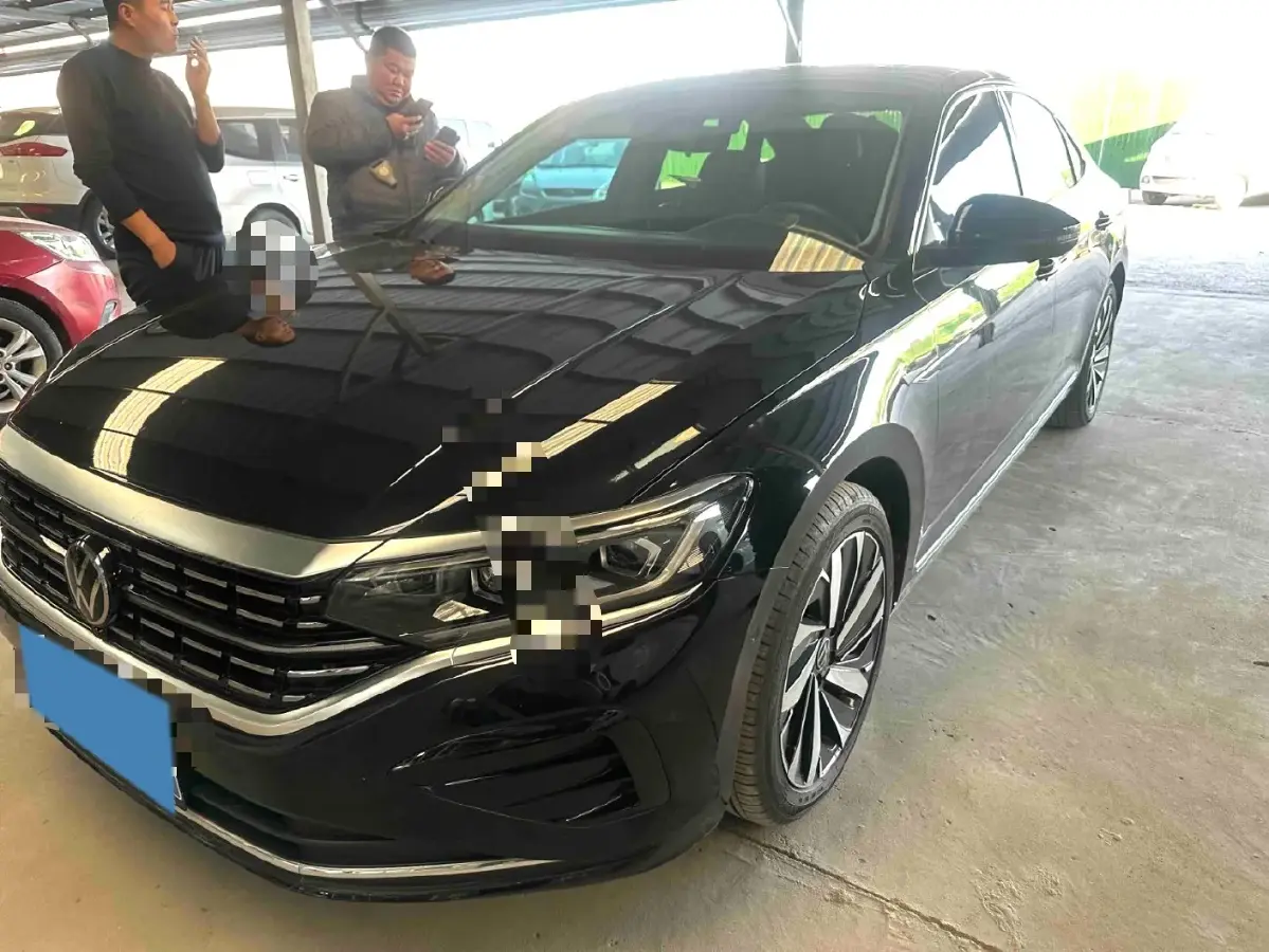 2024 Volkswagen Passat 2.0T 220HP L4 7DCT