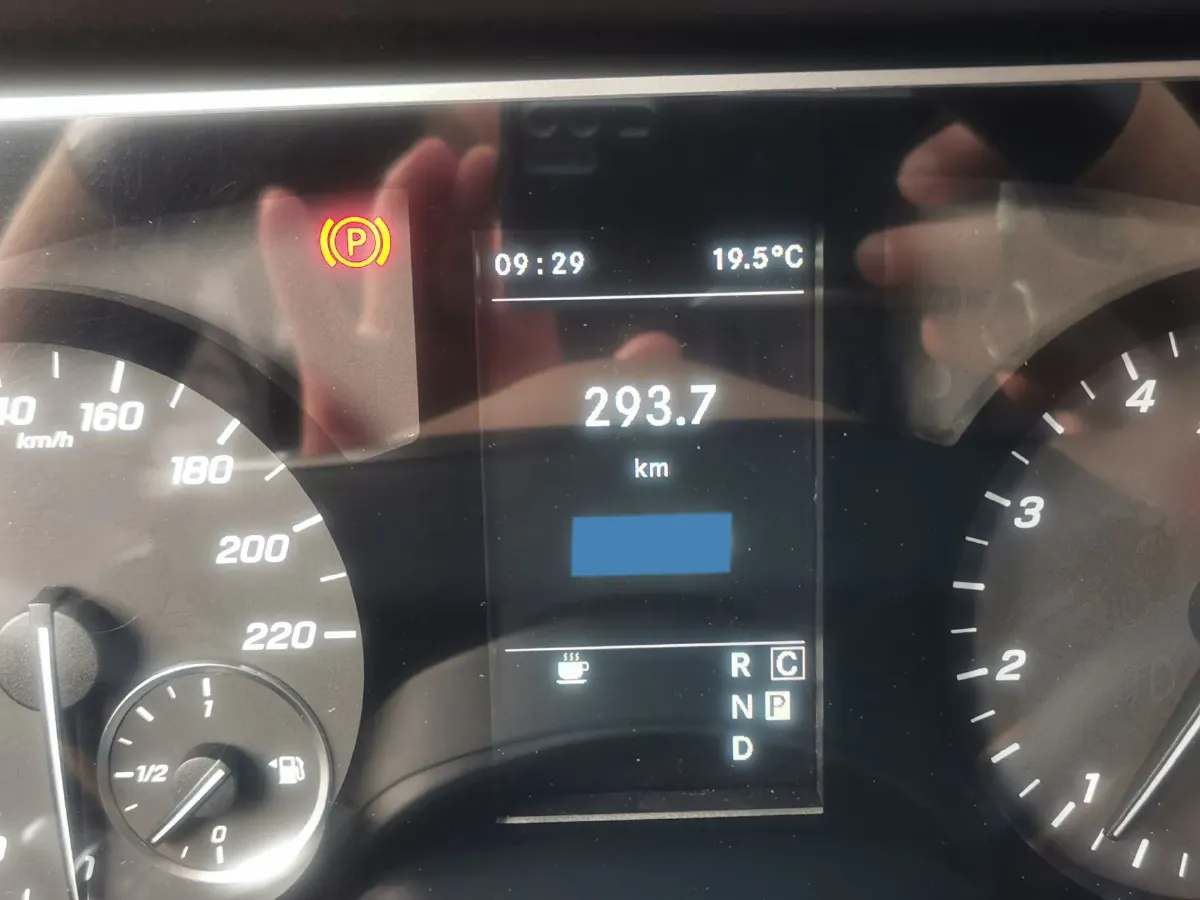 2021 Mercedes-Benz Vito 2.0T 211HP L4 9AT,autocango,china used car exporter,china ev exporter,chinese used car exporter,chinese used ev exporter