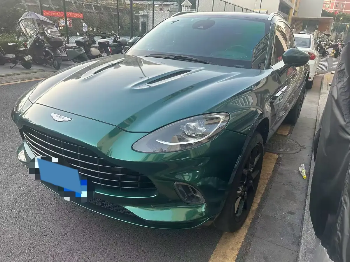 2022 Aston Martin DBX 4.0T 550HP V8 9AT