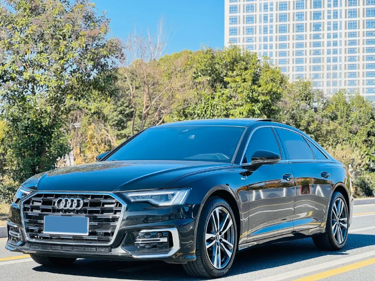 2025 Audi A6L 2.0T 190HP L4 7DCT