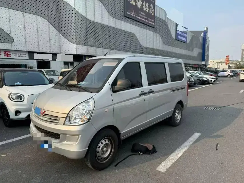 2023 WuLing RongGuang S 1.5L 102HP L4 5MT