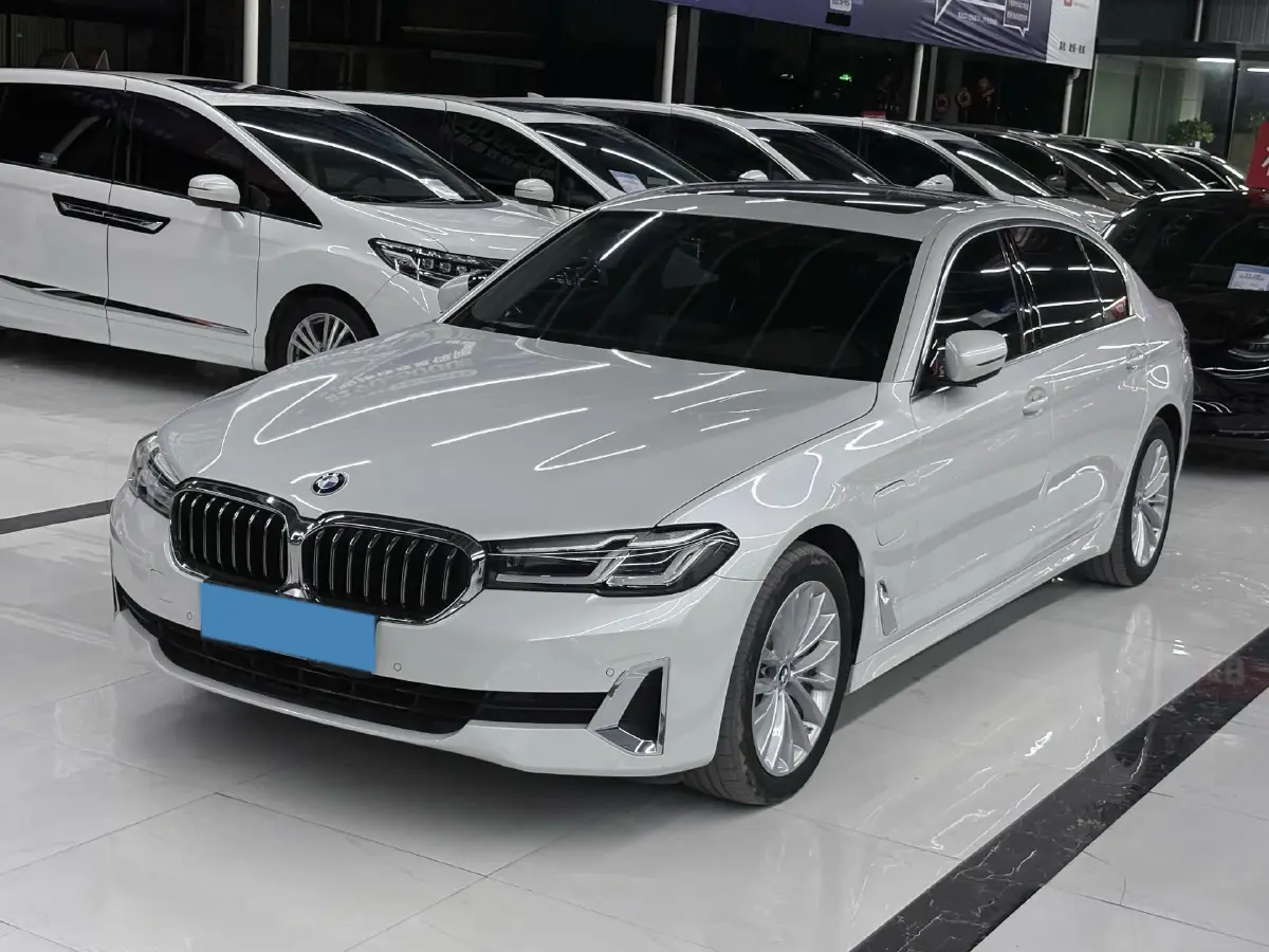 2021 BMW 5 Series 2.0T 184HP L4 8AT PHEV 17.7KWH