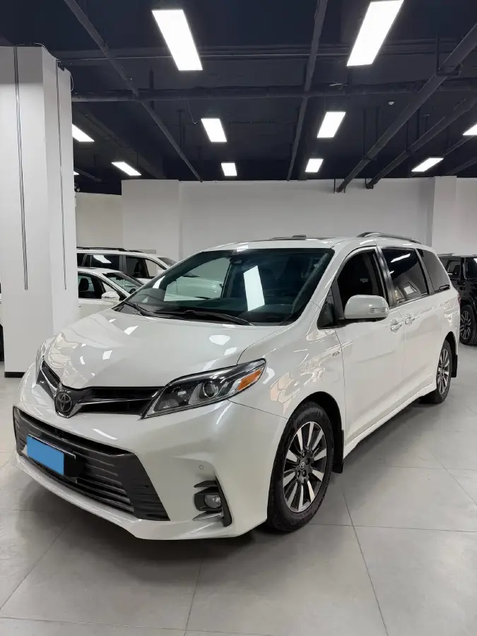 2019 Toyota Avalon 2.5L 178HP L4 E-CVT Hybrid