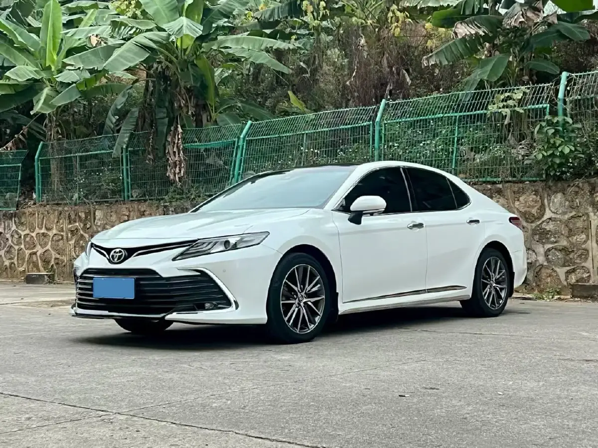 2021 Toyota Camry 2.5L 209HP L4 8AT