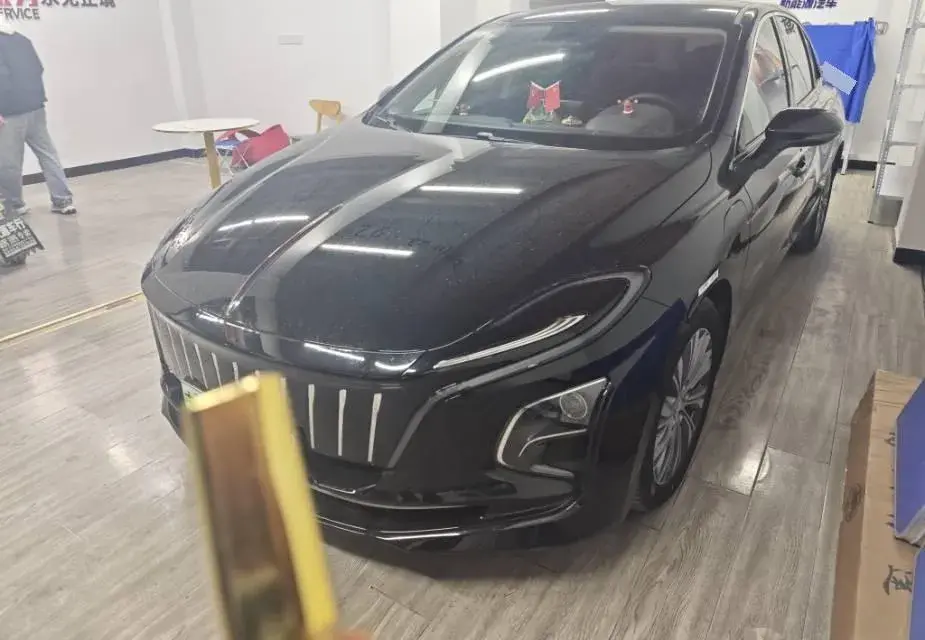 2024 HongQi E-QM5 BEV 72KWH