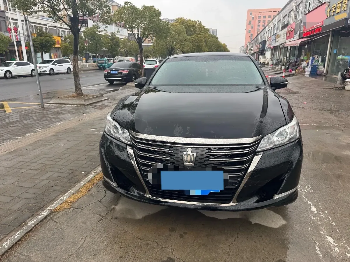 2018 Toyota Crown 2.0T 235HP L4 8AT,autocango,china used car exporter,china ev exporter,chinese used car exporter,chinese used ev exporter