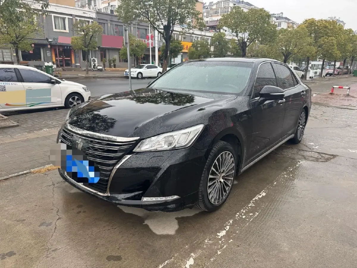 2018 Toyota Crown 2.0T 235HP L4 8AT,autocango,china used car exporter,china ev exporter,chinese used car exporter,chinese used ev exporter