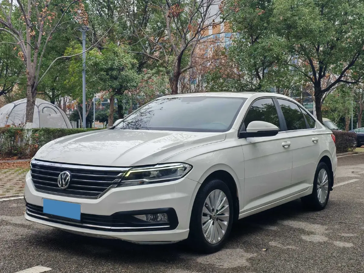 2019 Volkswagen Sagitar 1.2T 116HP L4 7DCT