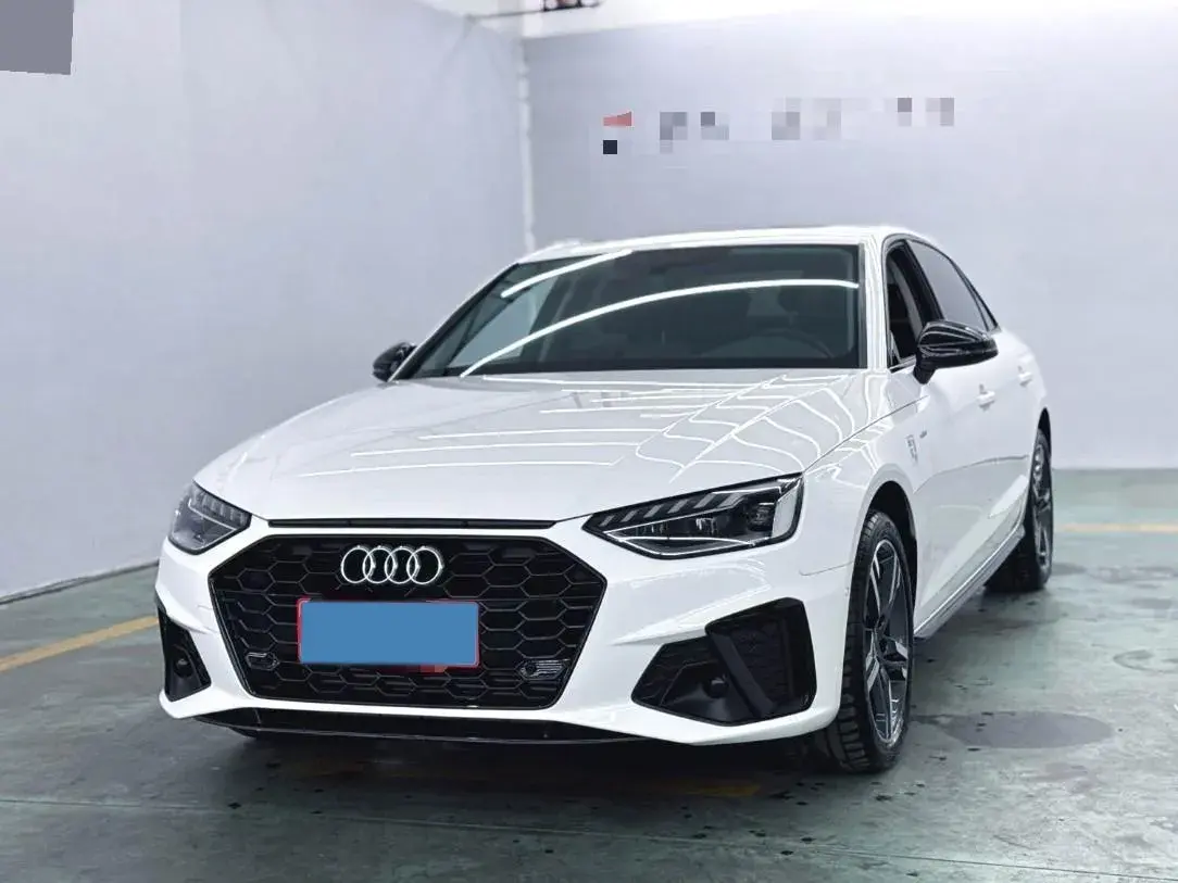2022 Audi A4L 2.0T 190HP L4 7DCT