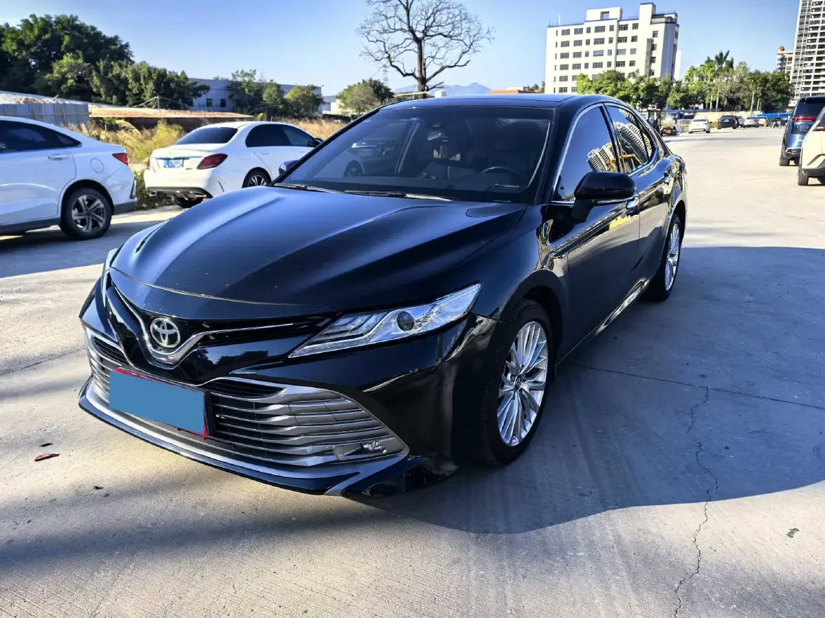 2019 Toyota Camry 2.5L 209HP L4 8AT