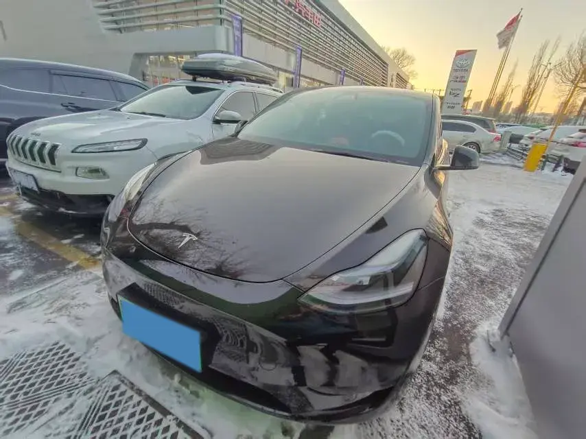 2022 Tesla Model Y BEV 60KWH