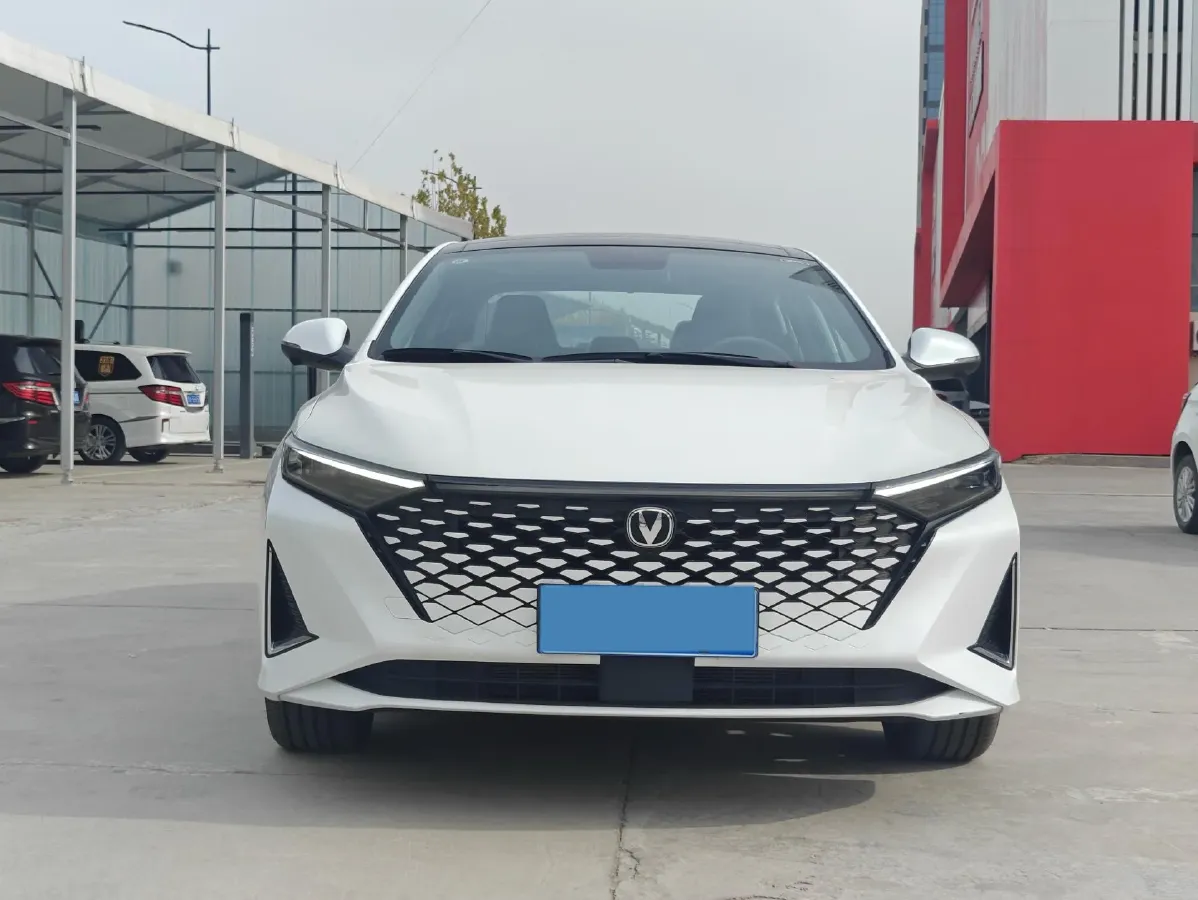 2023 ChangAn Raeton Plus 1.5T 188HP L4 7DCT,autocango,china used car exporter,china ev exporter,chinese used car exporter,chinese used ev exporter