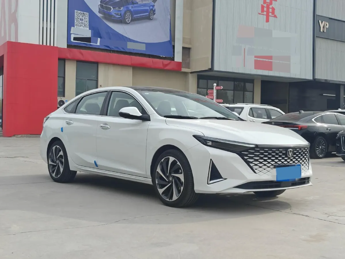 2023 ChangAn Raeton Plus 1.5T 188HP L4 7DCT,autocango,china used car exporter,china ev exporter,chinese used car exporter,chinese used ev exporter