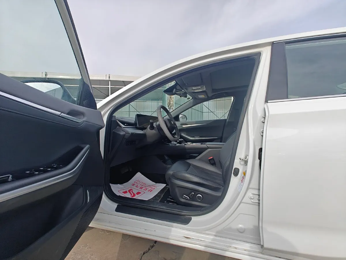 2023 ChangAn Raeton Plus 1.5T 188HP L4 7DCT,autocango,china used car exporter,china ev exporter,chinese used car exporter,chinese used ev exporter