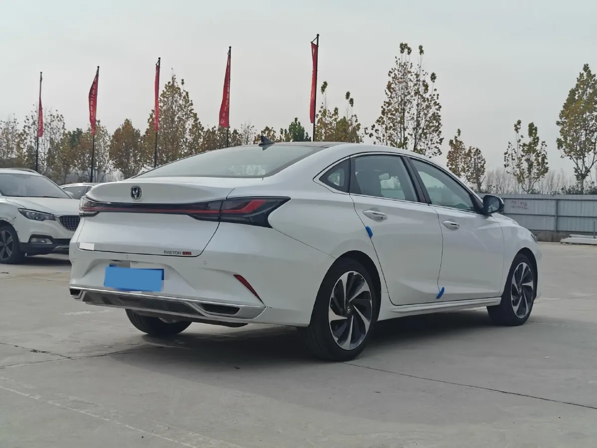 2023 ChangAn Raeton Plus 1.5T 188HP L4 7DCT,autocango,china used car exporter,china ev exporter,chinese used car exporter,chinese used ev exporter