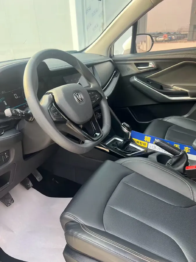 2021 ChangAn CS15 1.5L 107HP L4 5MT,autocango,china used car exporter,china ev exporter,chinese used car exporter,chinese used ev exporter