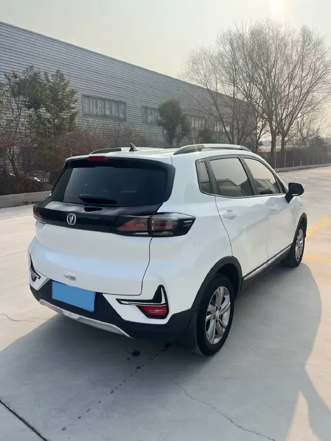 2021 ChangAn CS15 1.5L 107HP L4 5MT,autocango,china used car exporter,china ev exporter,chinese used car exporter,chinese used ev exporter