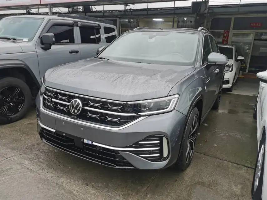 2023 Volkswagen Tayron 2.0T 220HP L4 7DCT
