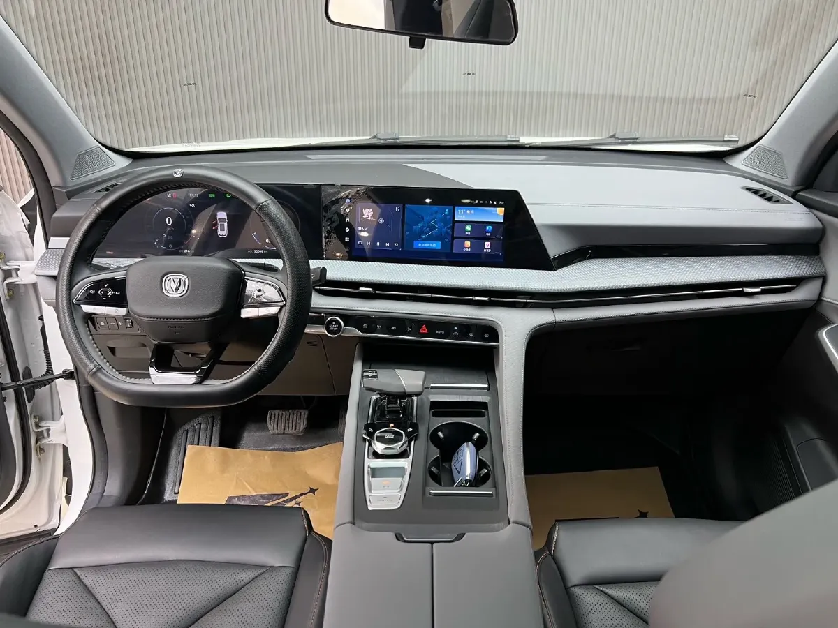 2022 ChangAn CS75 Plus 1.5T 188HP L4 8AT,autocango,china used car exporter,china ev exporter,chinese used car exporter,chinese used ev exporter