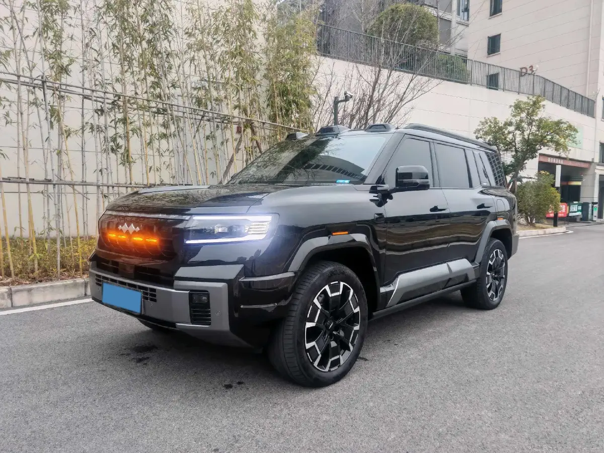 2025 FangChengBao Bao 8 2.0T 245HP L4 E-CVT PHEV 36.8KWH