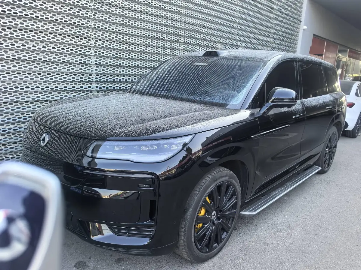 2025 Denza D9 1.5T 156HP L4 E-CVT PHEV 40KWH