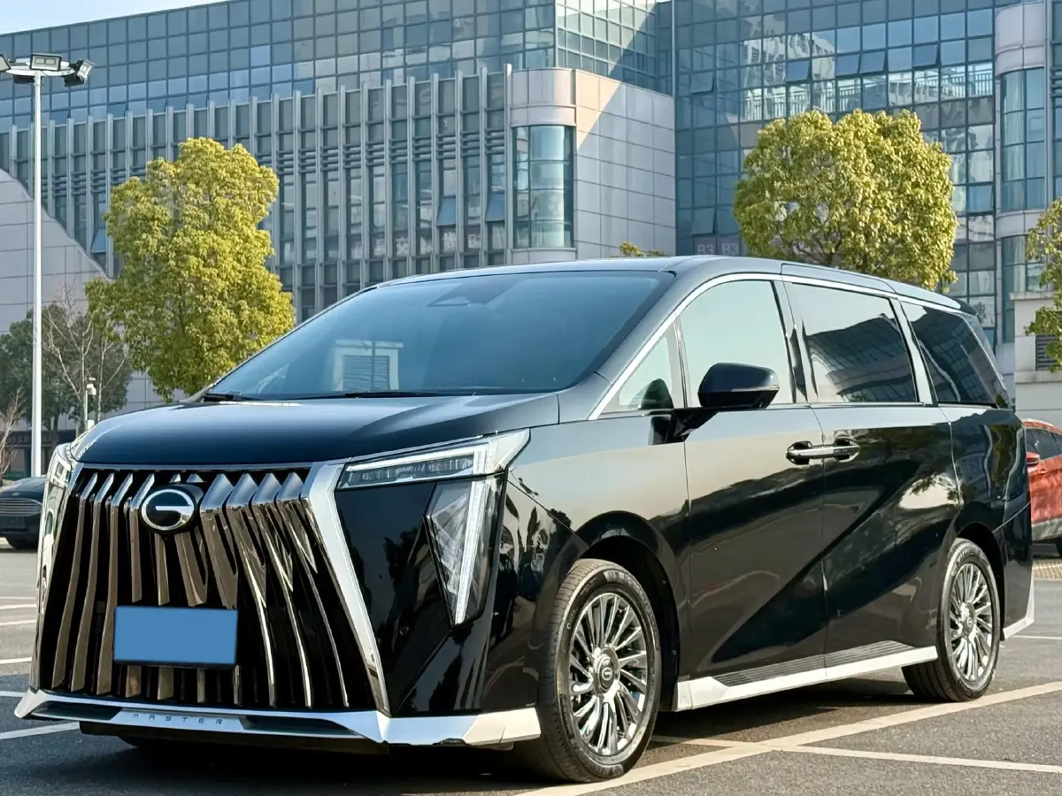 2023 GAC Trumpchi M8 2.0T 190HP L4 E-CVT Hybrid