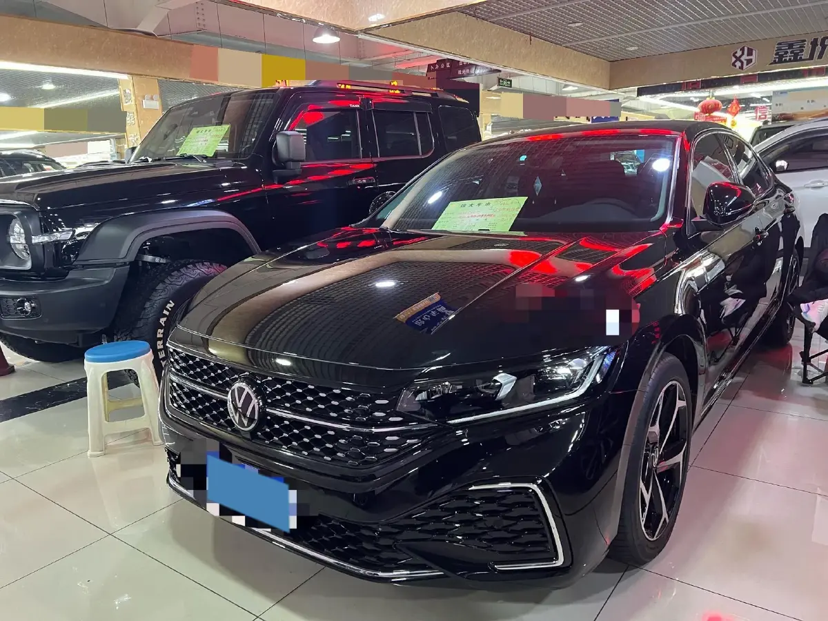 2024 Volkswagen Passat 2.0T 220HP L4 7DCT