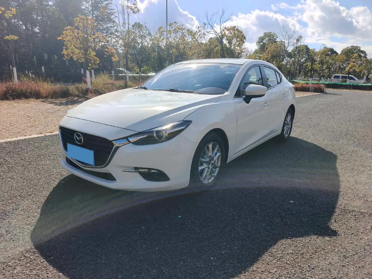 2017 Mazda 3 Axela 1.5L 117HP L4 6AT