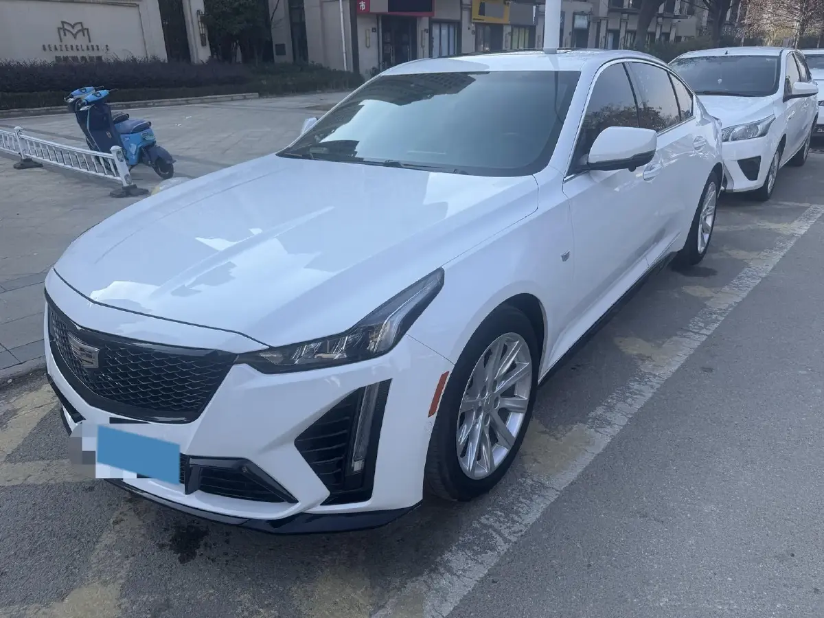 2022 Cadillac CT5 2.0T 237HP L4 10AT