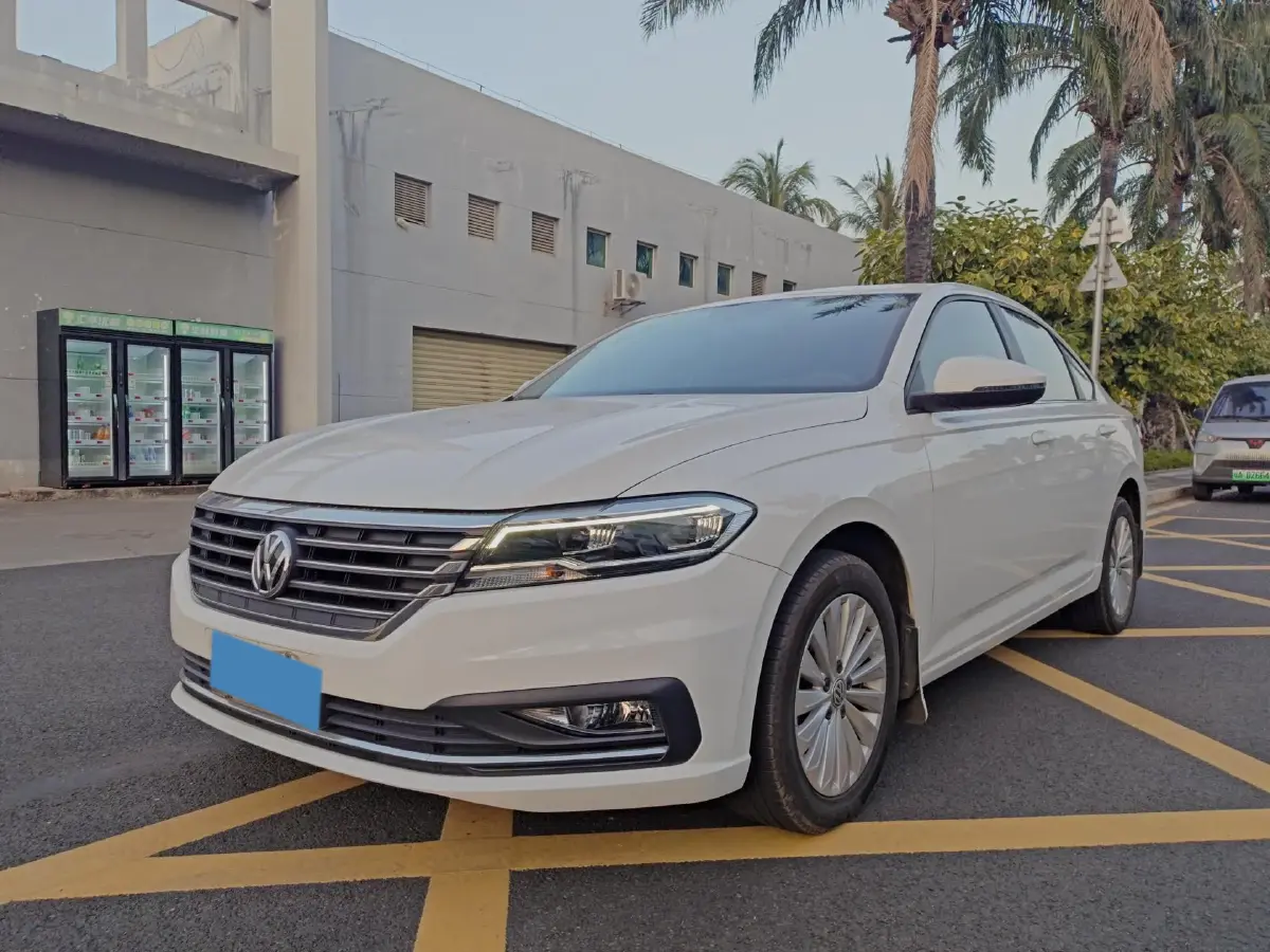 2019 Volkswagen Sagitar 1.2T 116HP L4 7DCT