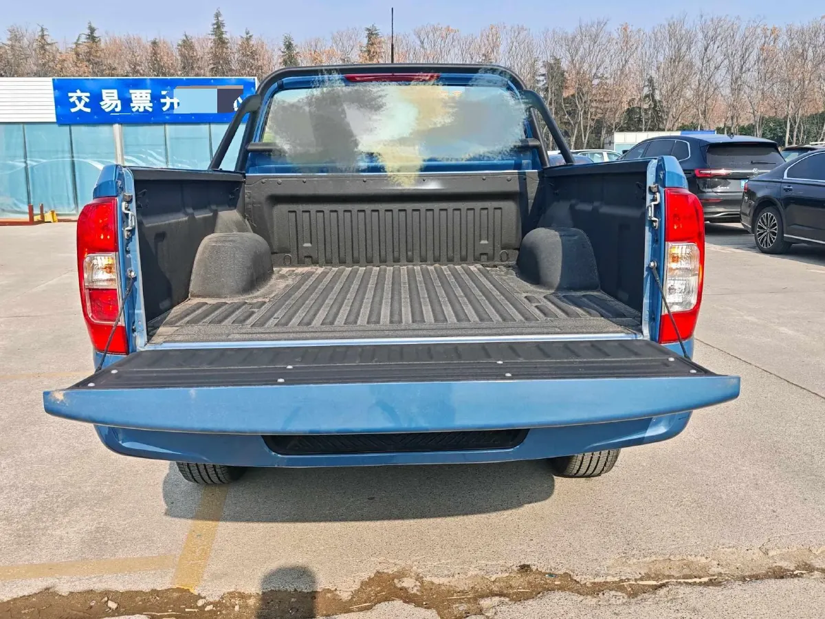 2025 Dongfeng RuiQi6 pro 2.3T 163HP L4 8AT,autocango,china used car exporter,china ev exporter,chinese used car exporter,chinese used ev exporter