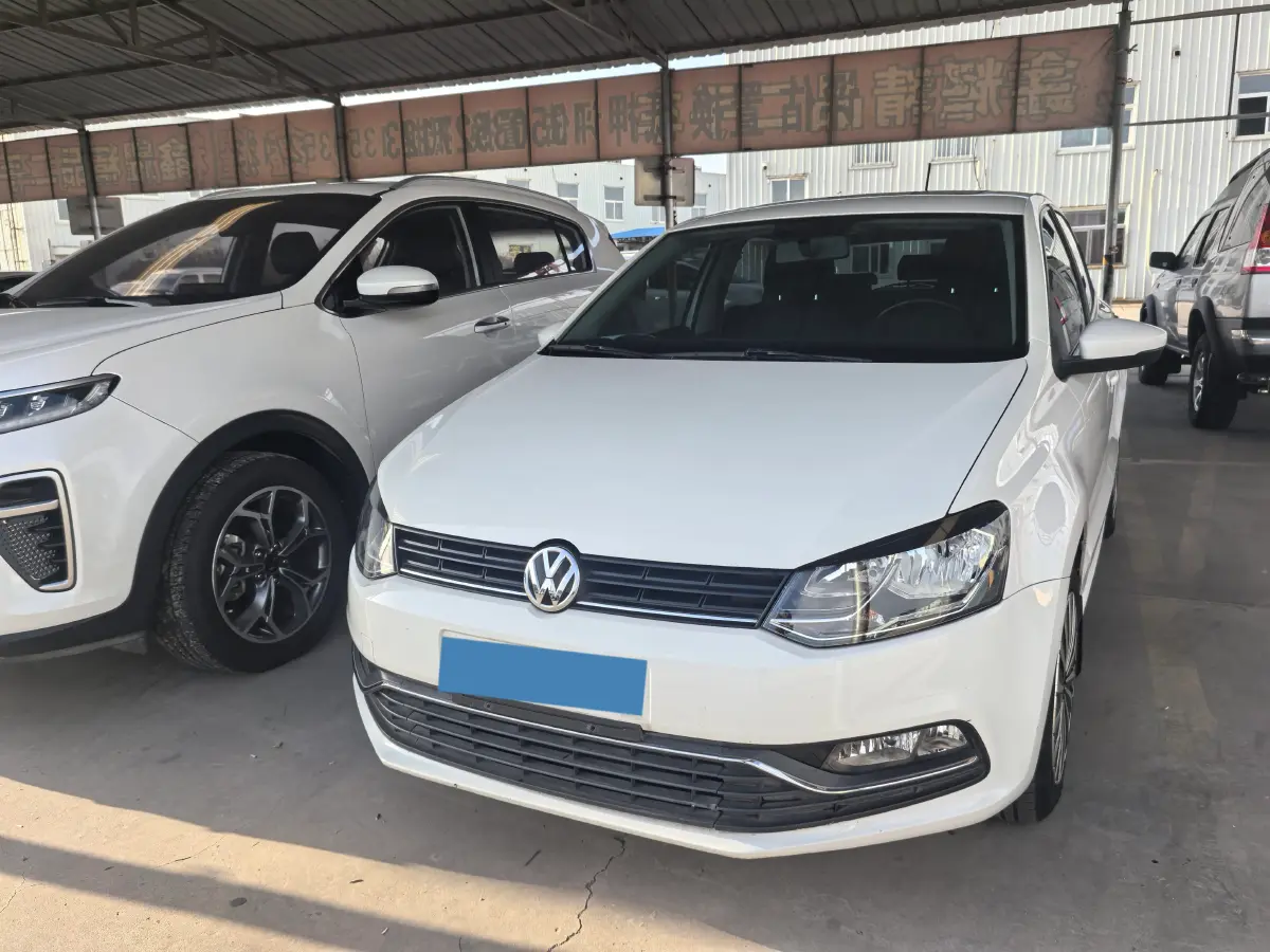 2016 Volkswagen Polo 1.6L 110HP L4 6AT