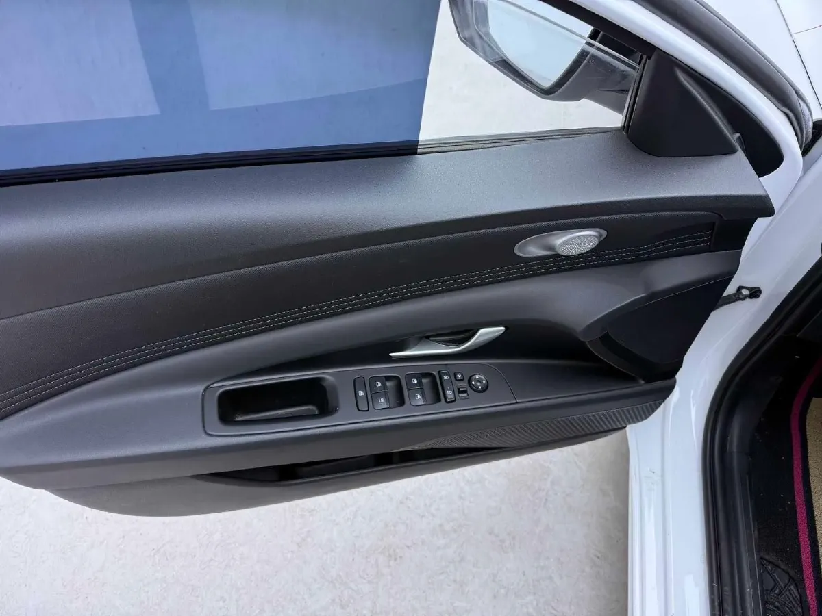 2022 Hyundai Elantra 1.5L 115HP L4 CVT,autocango,china used car exporter,china ev exporter,chinese used car exporter,chinese used ev exporter