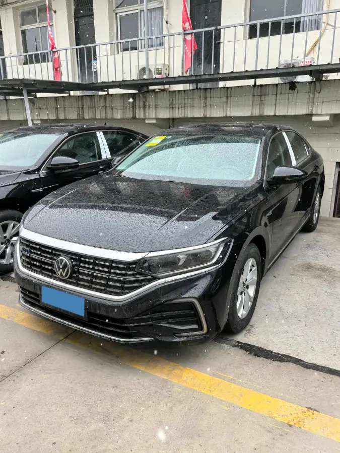 2025 Volkswagen Passat 1.4T 150HP L4 7DCT