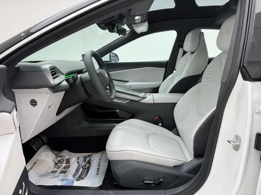 2024 ARCFOX αT5 BEV 79.2KWH,autocango,china used car exporter,china ev exporter,chinese used car exporter,chinese used ev exporter