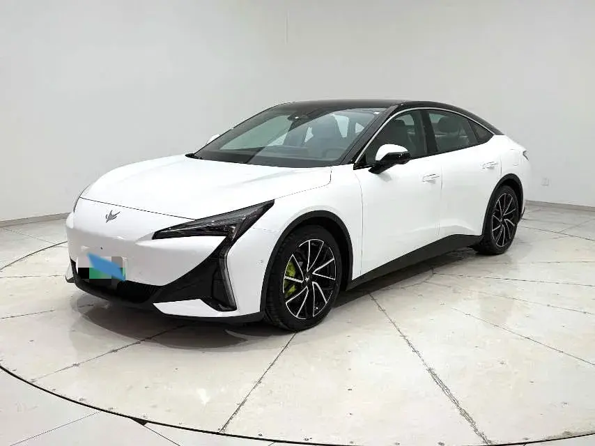 2024 ARCFOX αT5 BEV 79.2KWH