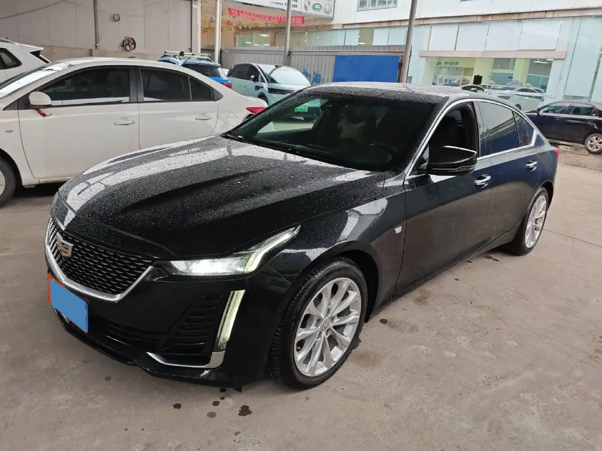 2022 Cadillac CT5 2.0T 237HP L4 10AT