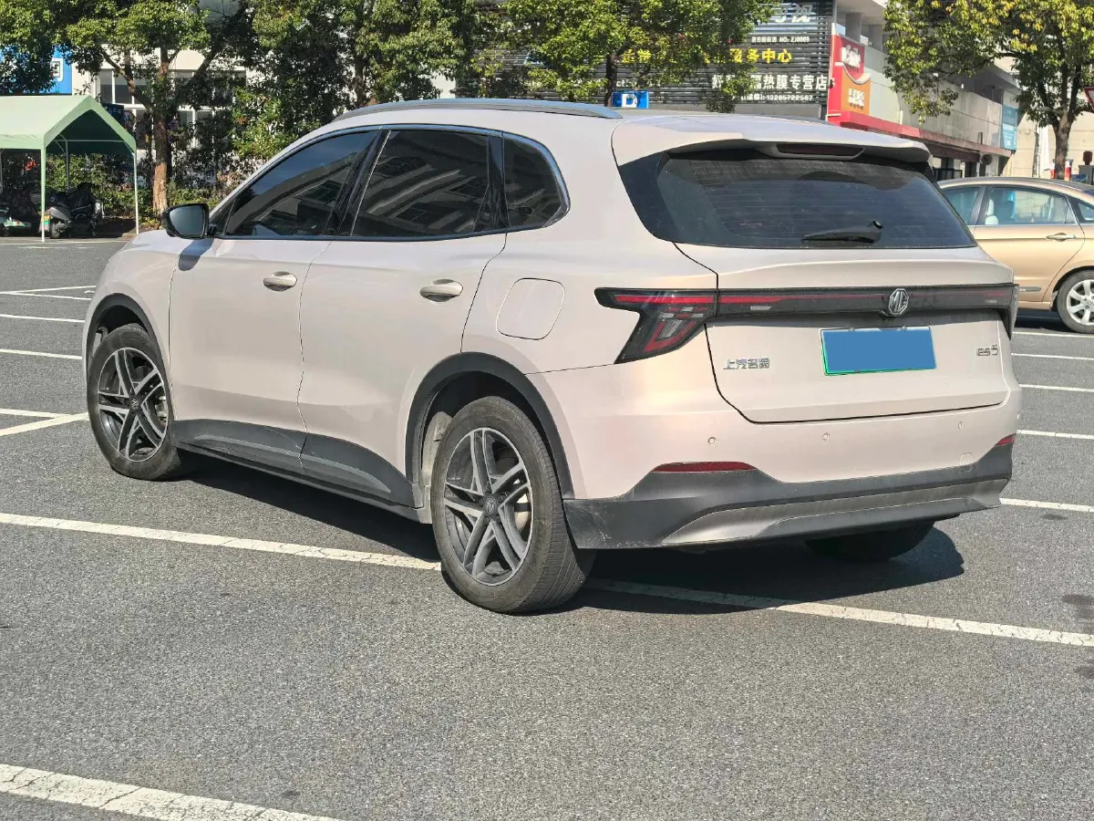 2025 MG MG ES5 BEV 62.2KWH,autocango,china used car exporter,china ev exporter,chinese used car exporter,chinese used ev exporter