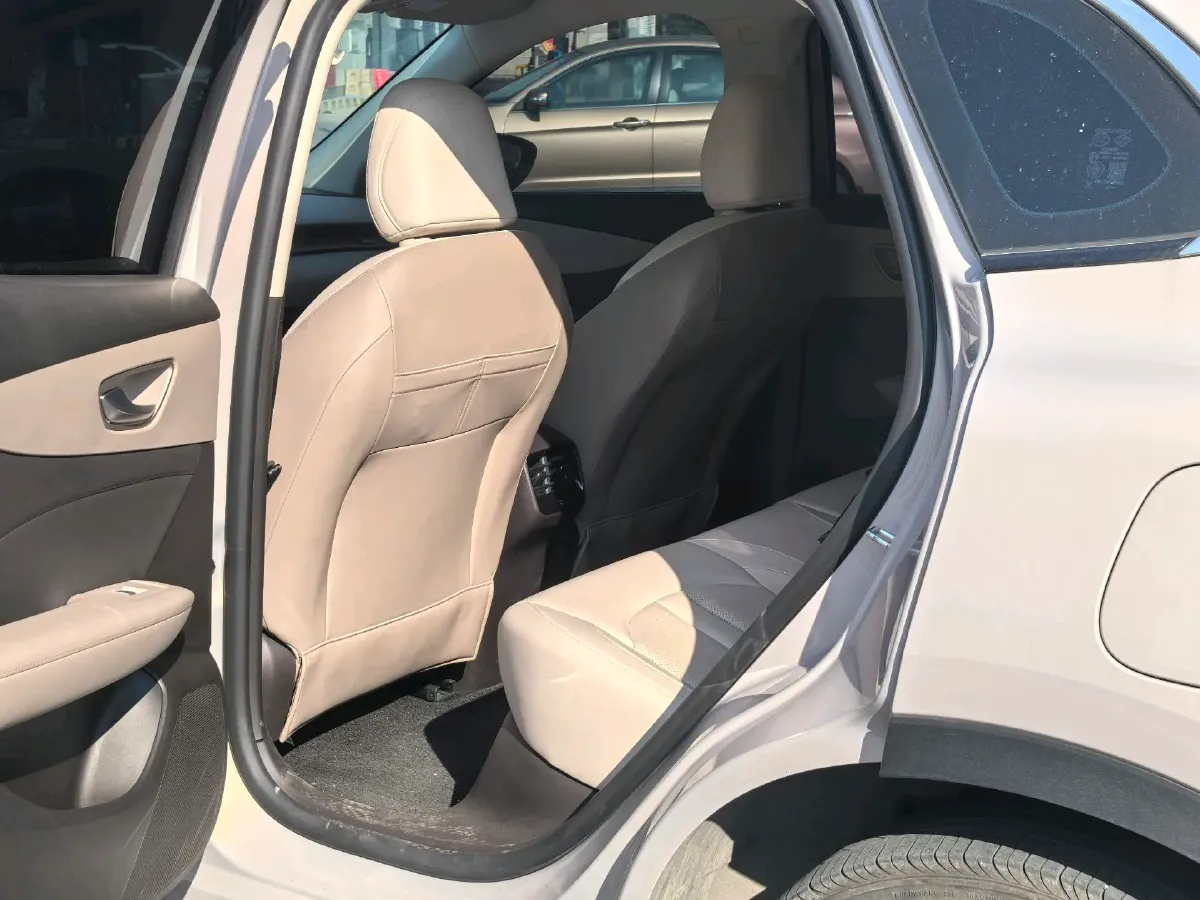 2025 MG MG ES5 BEV 62.2KWH,autocango,china used car exporter,china ev exporter,chinese used car exporter,chinese used ev exporter