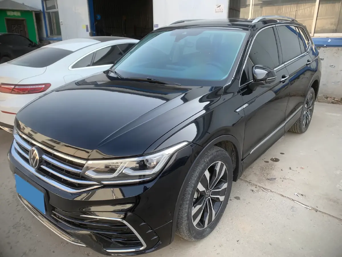 2023 Volkswagen Tiguan L 2.0T 186HP L4 7DCT