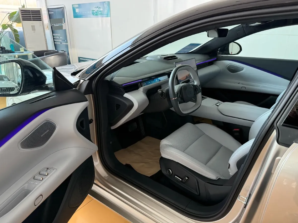 2025 LYNK&CO Z10 BEV 95KWH,autocango,china used car exporter,china ev exporter,chinese used car exporter,chinese used ev exporter