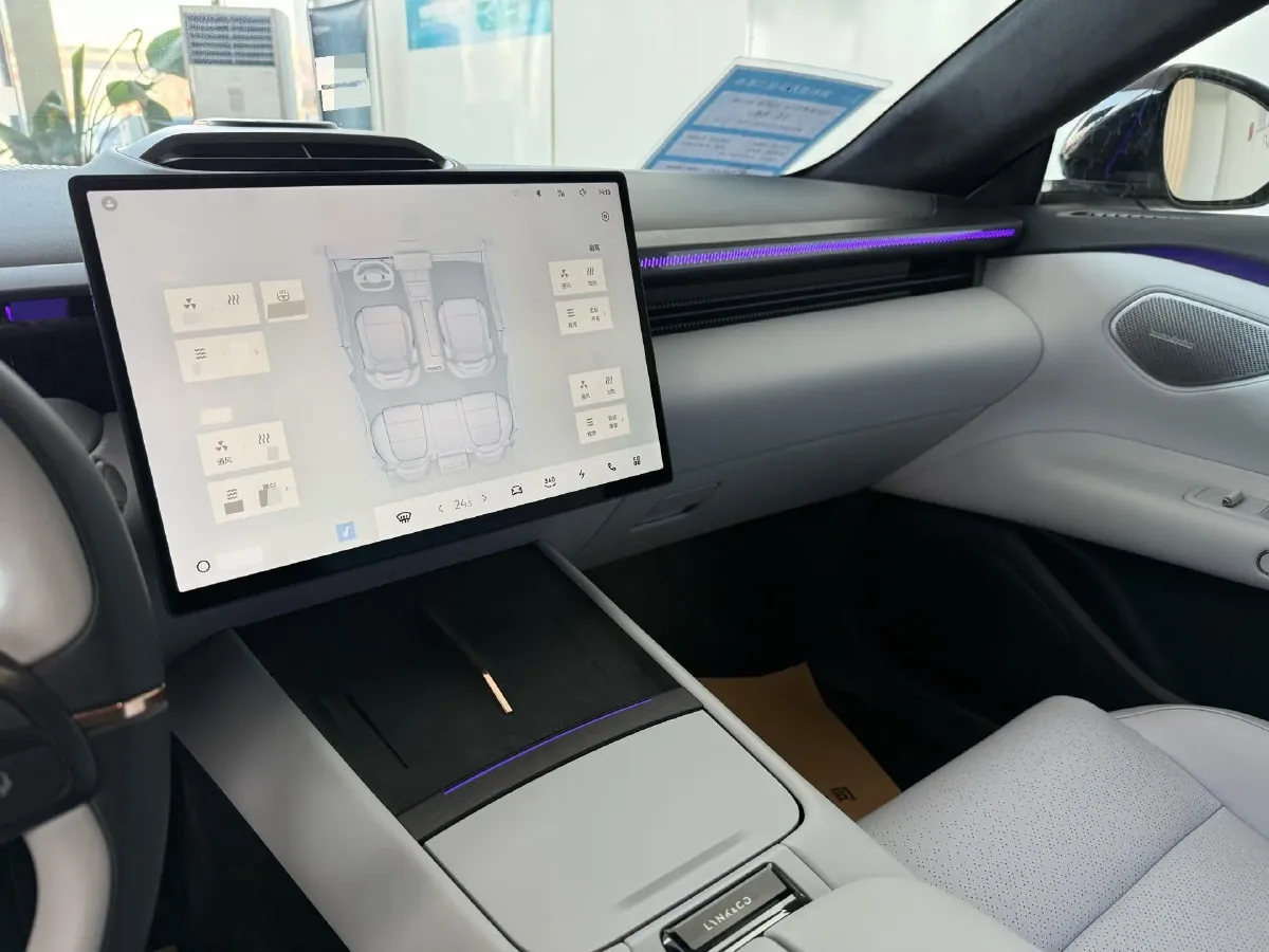 2025 LYNK&CO Z10 BEV 95KWH,autocango,china used car exporter,china ev exporter,chinese used car exporter,chinese used ev exporter