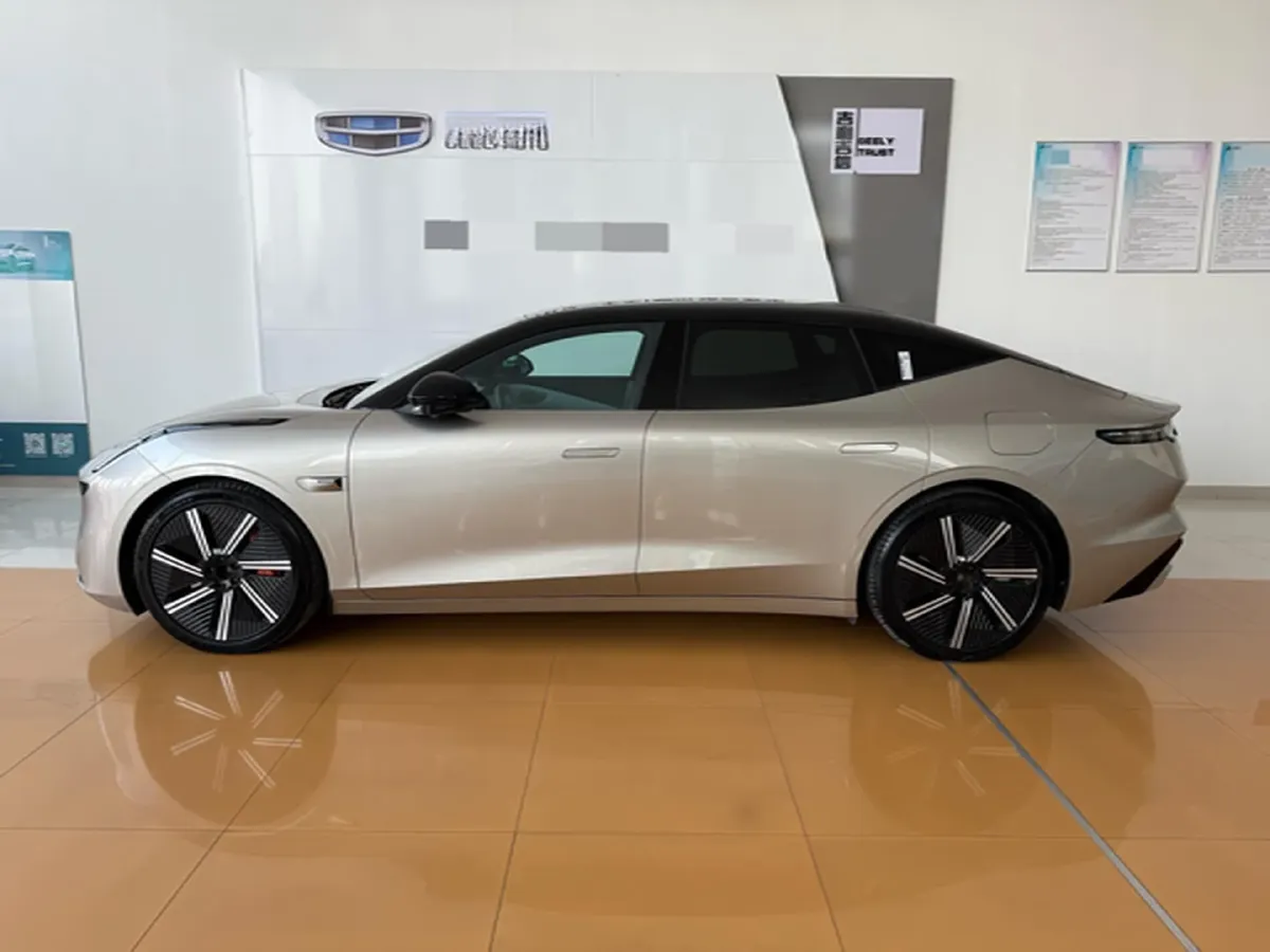 2025 LYNK&CO Z10 BEV 95KWH,autocango,china used car exporter,china ev exporter,chinese used car exporter,chinese used ev exporter