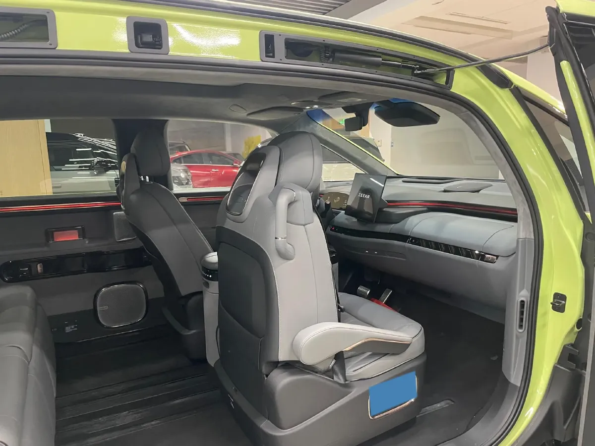 2025 Zeekr MIX BEV 102KWH,autocango,china used car exporter,china ev exporter,chinese used car exporter,chinese used ev exporter