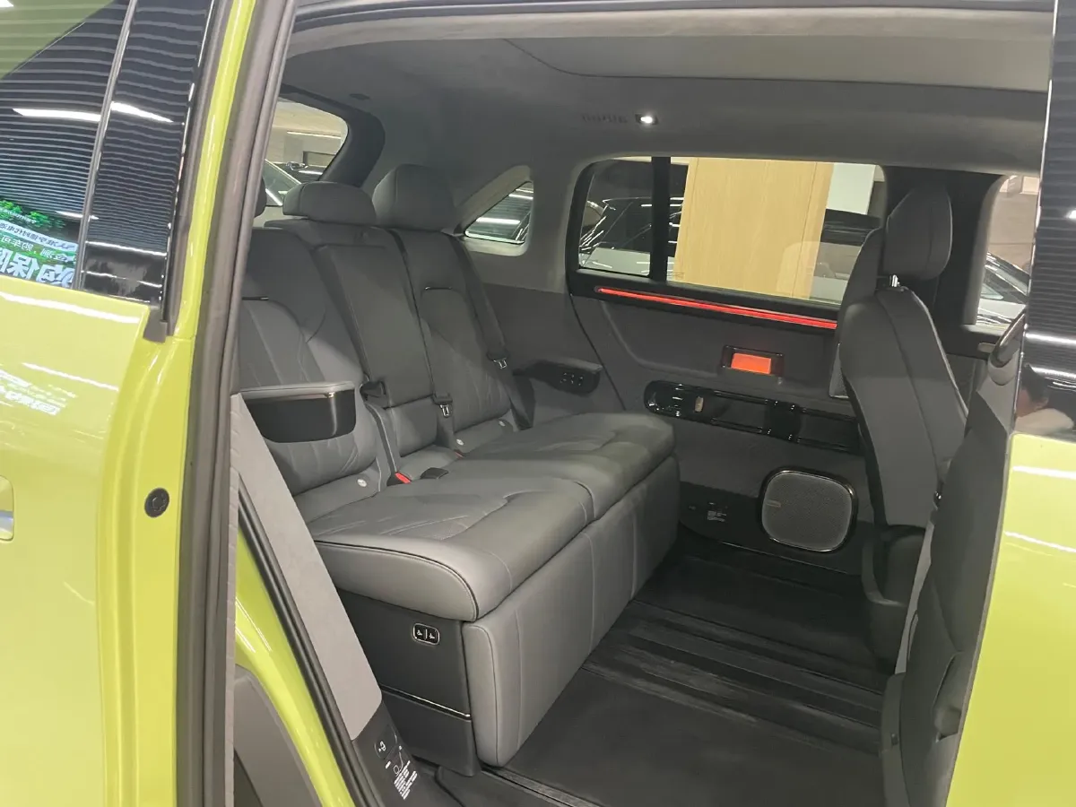 2025 Zeekr MIX BEV 102KWH,autocango,china used car exporter,china ev exporter,chinese used car exporter,chinese used ev exporter