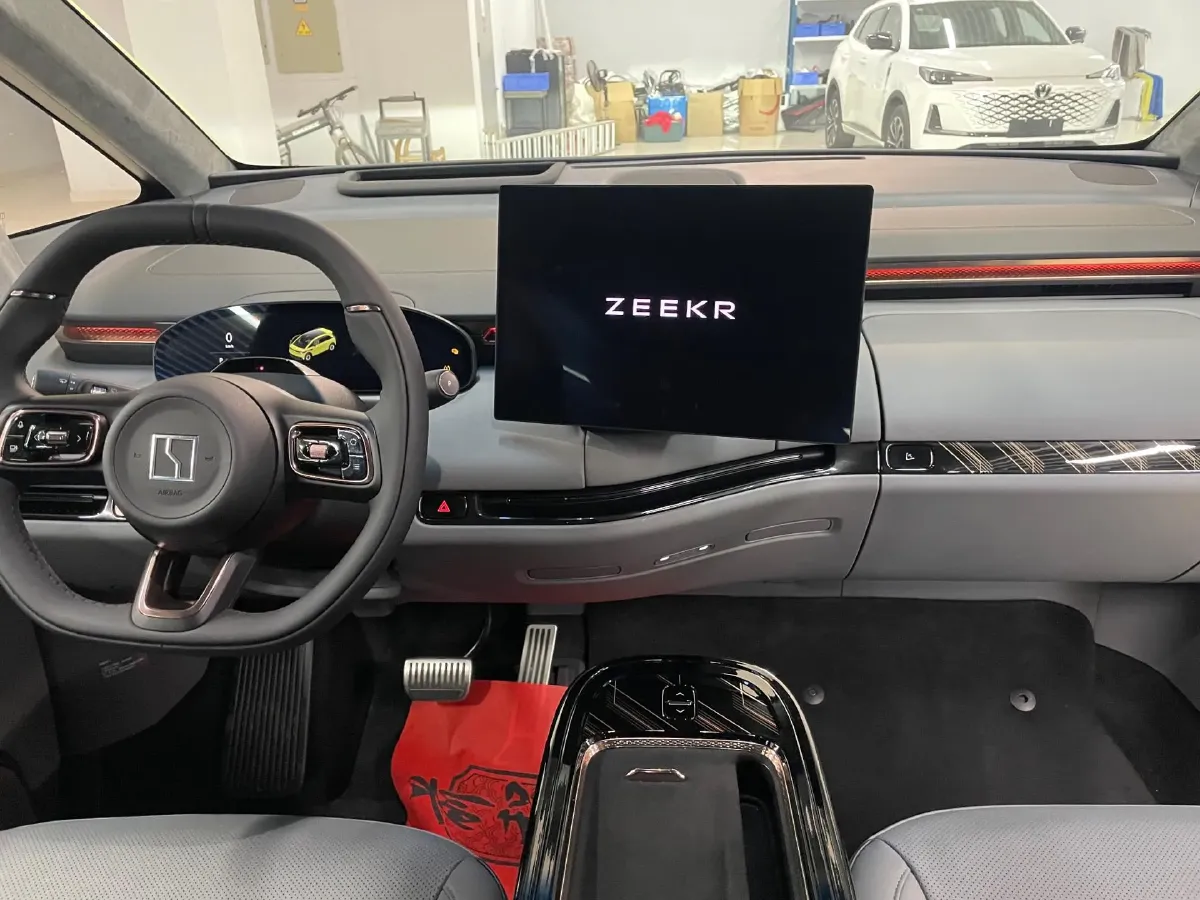 2025 Zeekr MIX BEV 102KWH,autocango,china used car exporter,china ev exporter,chinese used car exporter,chinese used ev exporter